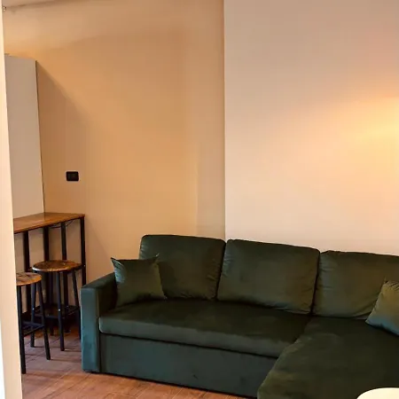 Caldo Bilocale Con Metro Sotto Casa