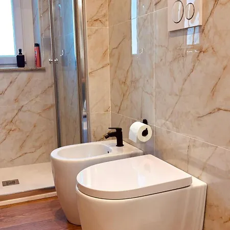 Caldo Bilocale Con Metro Sotto Casa * Μονκαλιέρι