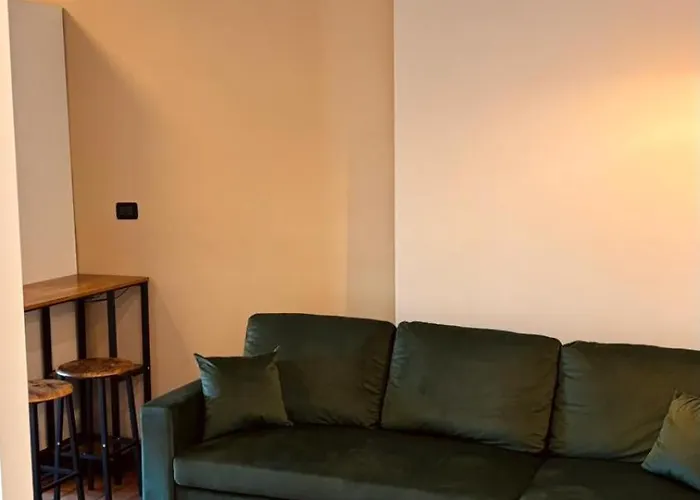 Caldo Bilocale Con Metro Sotto Casa