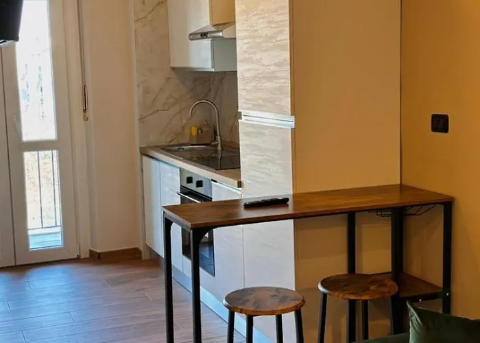 Caldo Bilocale Con Metro Sotto Casa