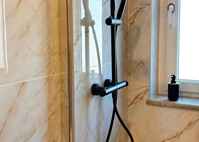 Caldo Bilocale Con Metro Sotto Casa Διαμέρισμα